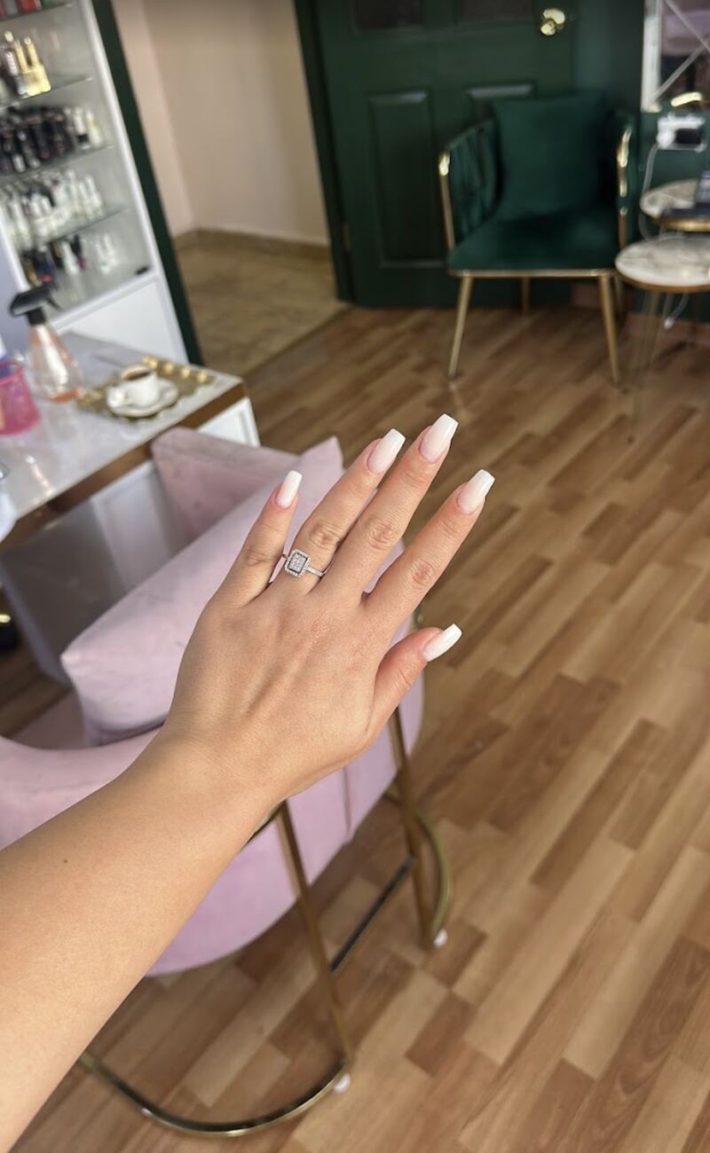 Pembe beyaz ombre kare tırnak, Günay Beauty Center salonunda (Günay Beauty Center, Pursaklar)
